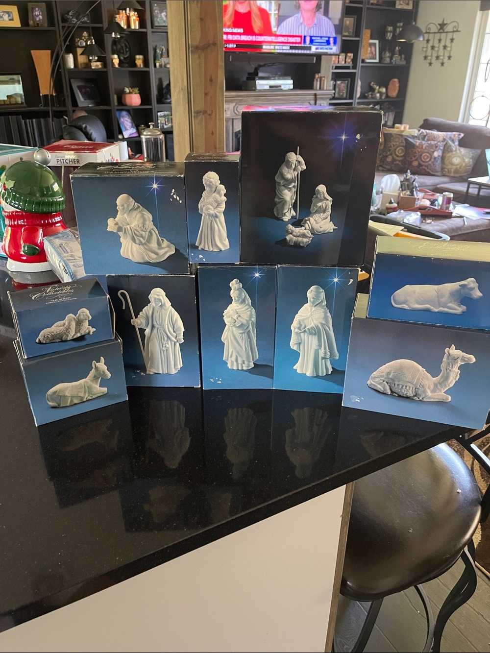Avon Classic White Porcelain Nativity Set Figurines - Home Holiday